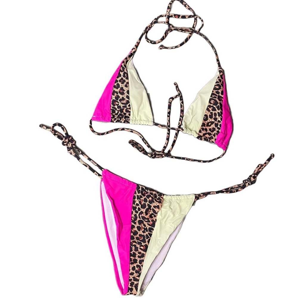 Cheeky printed string bikini. Best fits sizes s or m.